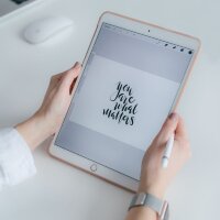Планшет Apple A Wi-Fi + Cellular